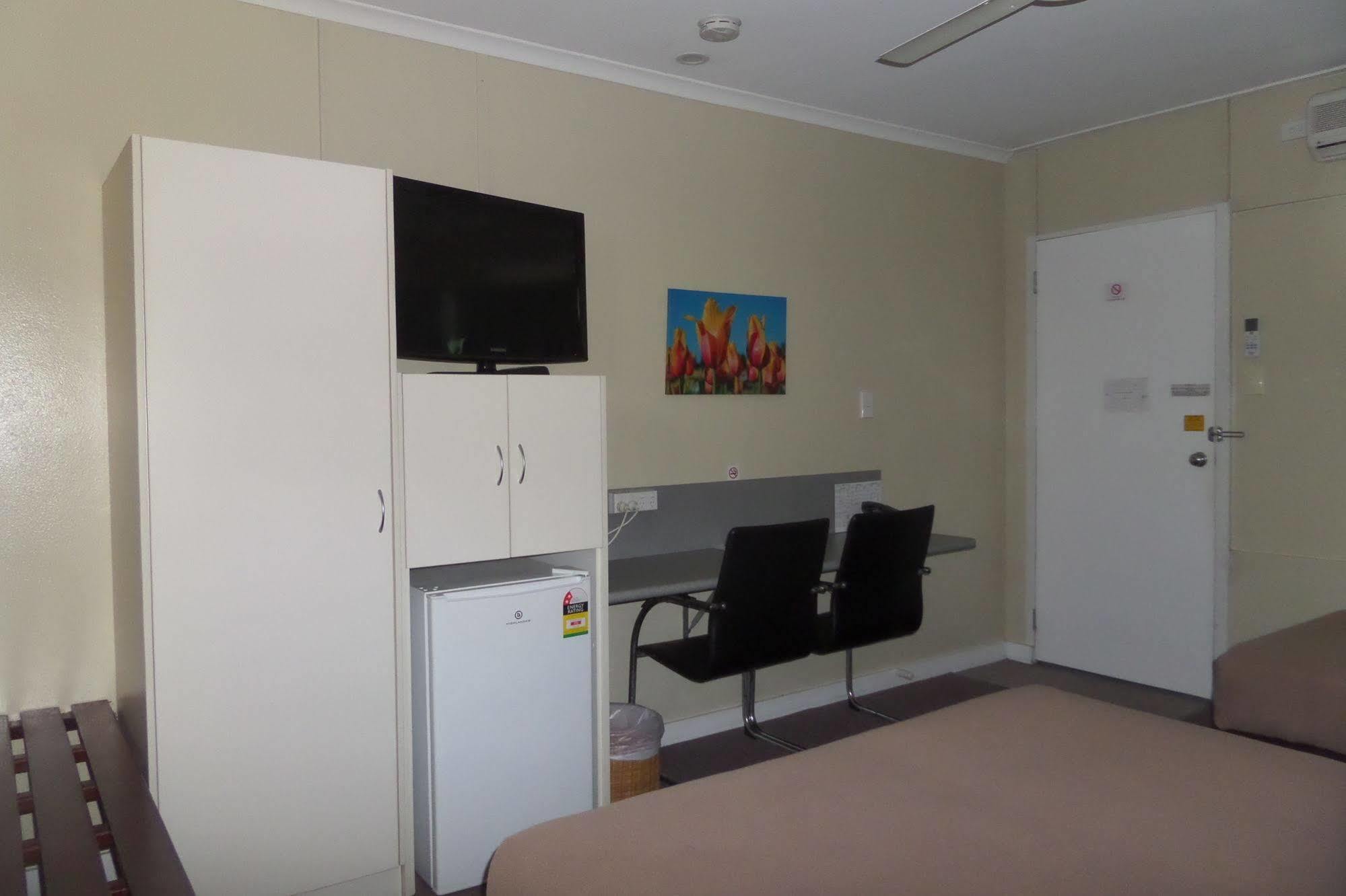 Moondarra Motel Innisfail Exterior foto
